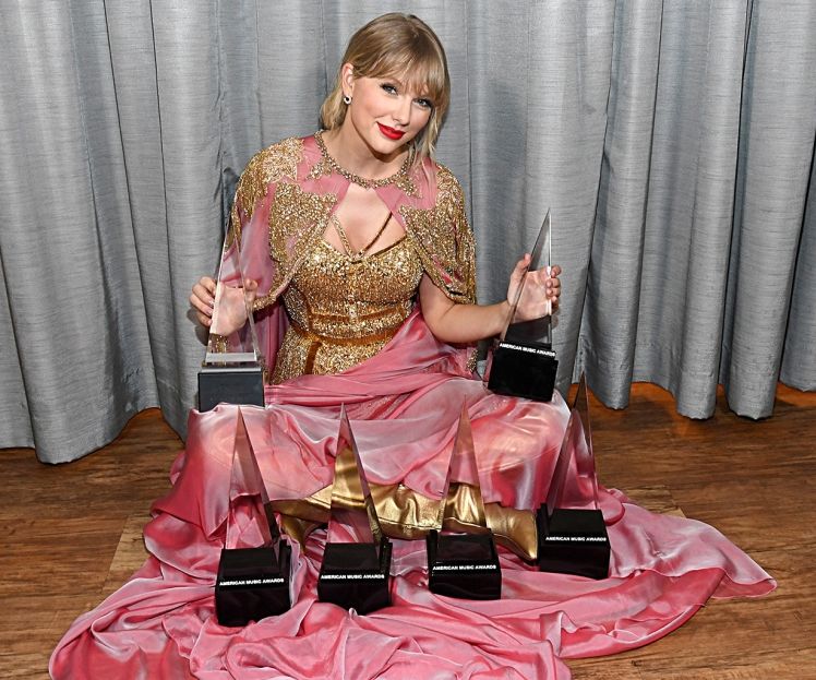 Taylor Swift- American Music Awards
